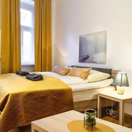 Economy 1Br Apartment Well Connected To The Whole City Viena Exterior foto
