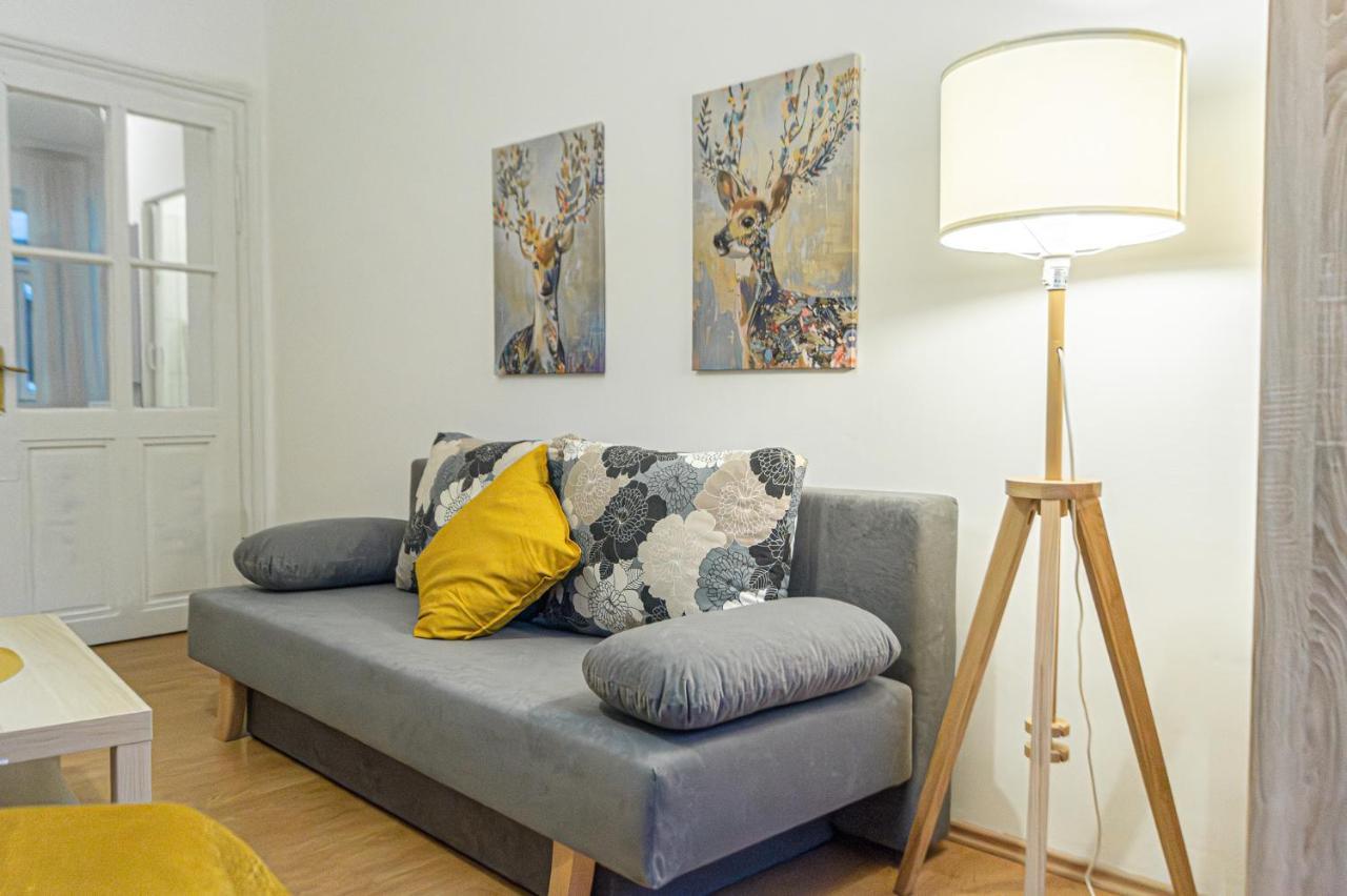Economy 1Br Apartment Well Connected To The Whole City Viena Exterior foto