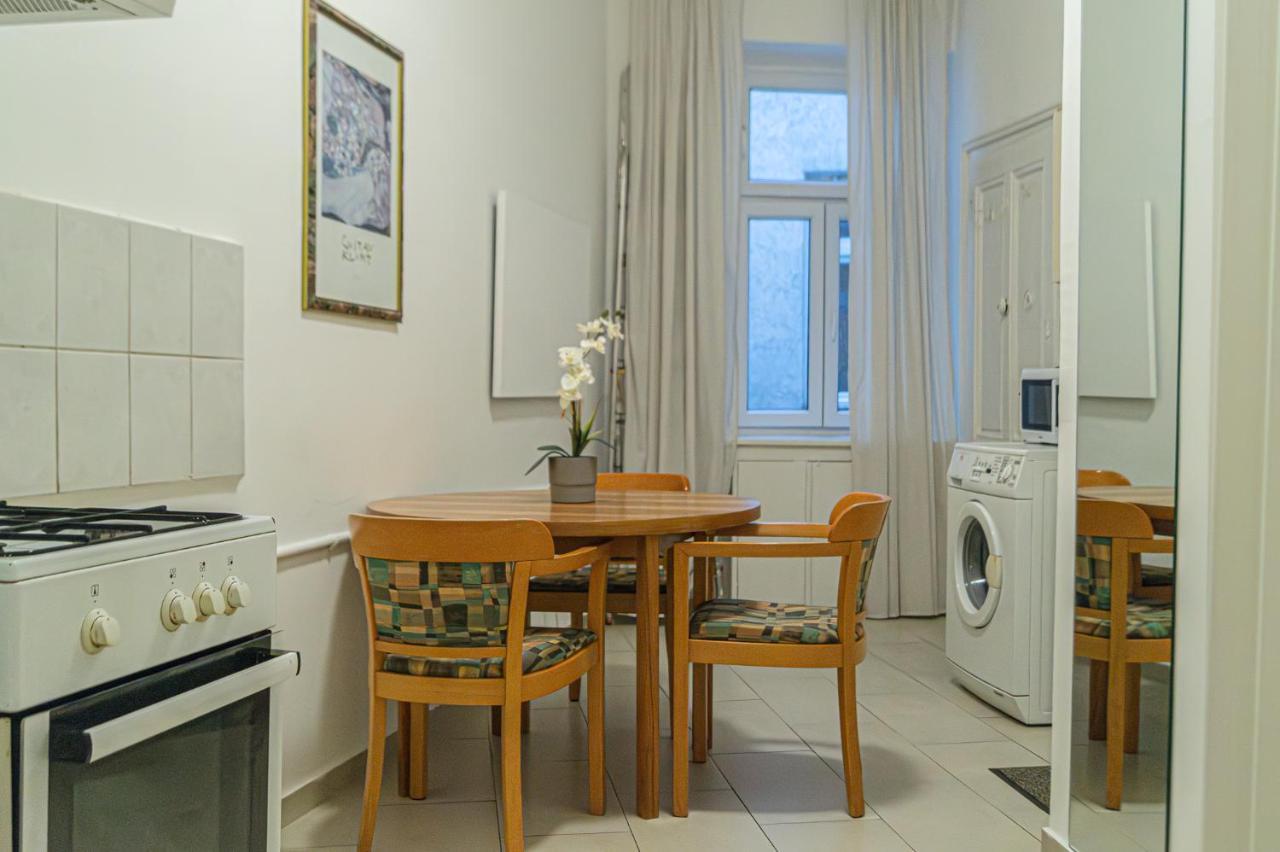 Economy 1Br Apartment Well Connected To The Whole City Viena Exterior foto