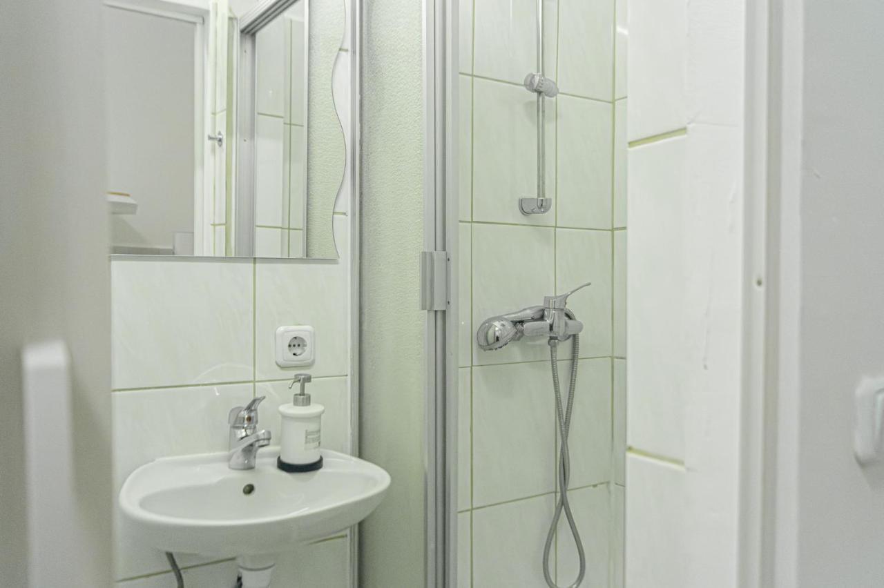 Economy 1Br Apartment Well Connected To The Whole City Viena Exterior foto