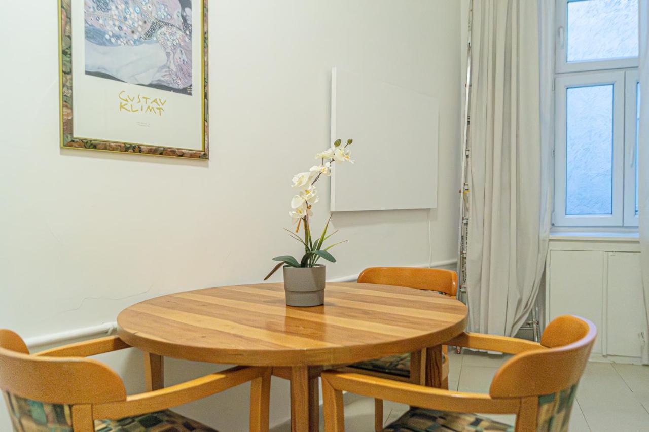 Economy 1Br Apartment Well Connected To The Whole City Viena Exterior foto